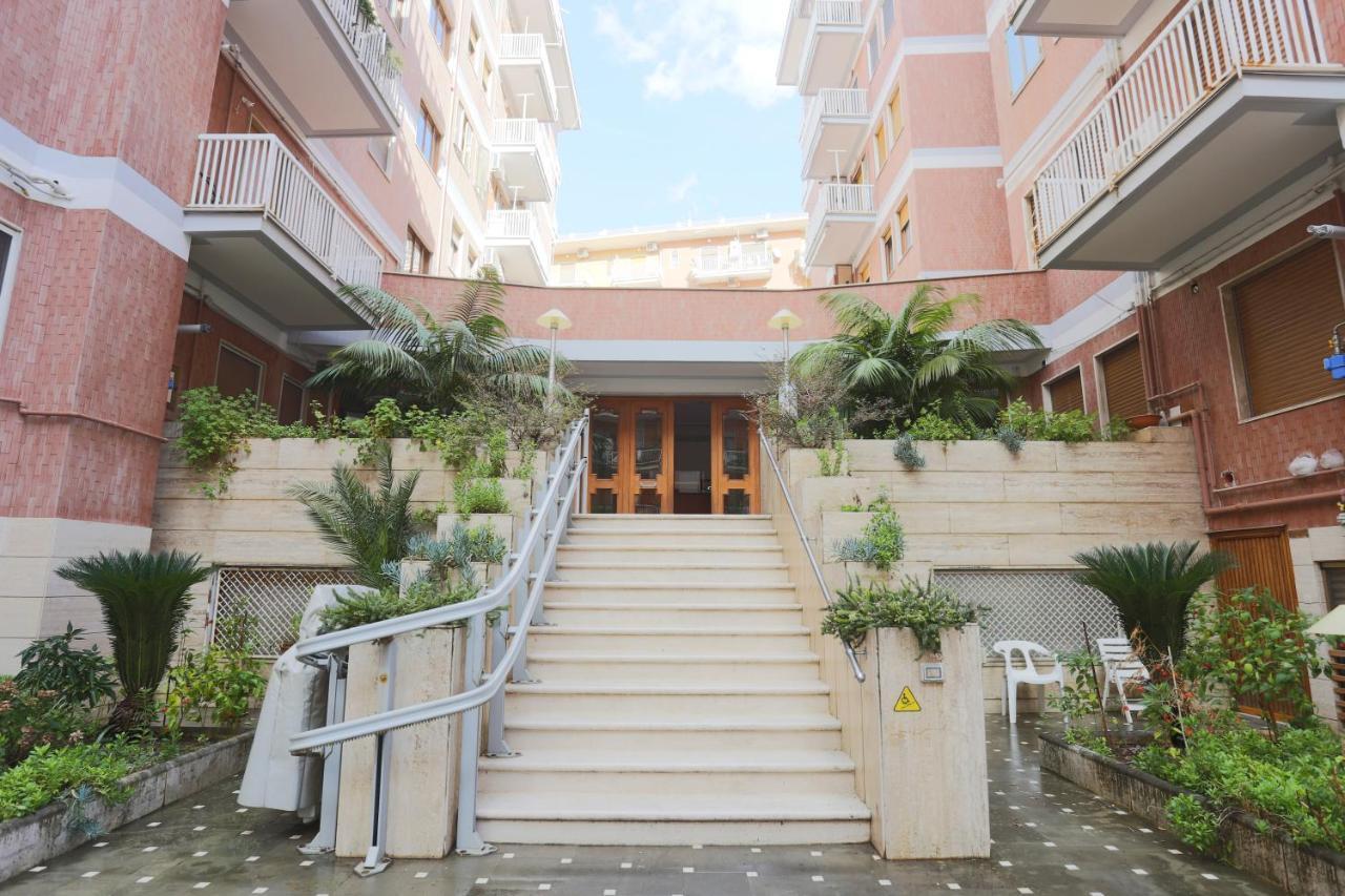 Le Stanze Di Mami Apartment Salerno Exterior photo